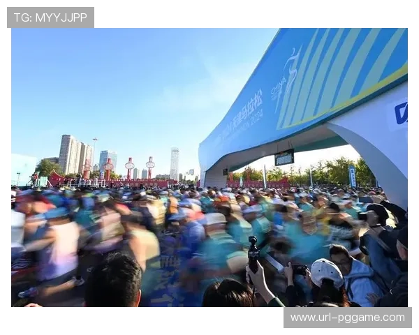 中老年体育消费潜力释放，适老化运动产品与服务市场扩容。